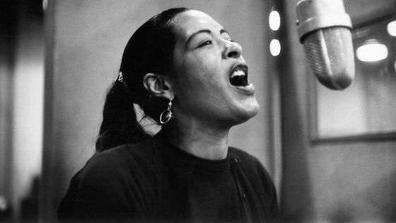 NEW YORK - Décembre1957: Billie Holiday enregistrant son album "Lady in Satin" au Columbia Records studio. – Le jazz dans la lutte sociale : quatre concerts (en ligne) à New-York. ©Getty - Michael Ochs Archives / Intermittent
