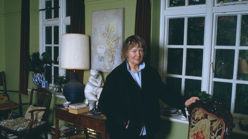 La romancière et philosophe britannique Iris Murdoch
