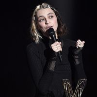 Pomme a reçu la victoire de l'artiste féminine de l'année