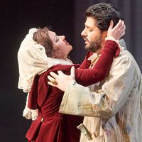 Scène de Tosca de Puccini : Anna Netrebko (Floria Tosca, cantatrice) et Yusif Eyvazov (Mario Cavaradossi, peintre) à l'Opéra d'Etat de Vienne, le 13 décembre 2020
