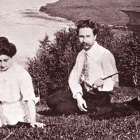 Le compositeur et pianiste Alexandre Scriabine (Moscou, 6 janvier 1872 - 27 avril 1915) avec sa seconde femme, Tatiana Schloezer