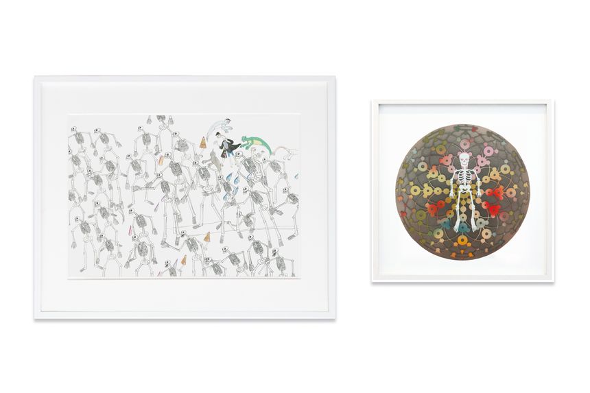 Yuichiro Ukaï, sans titre, 2012. encre et crayon de couleur sur papier, 38 x 54 cm et Marc Molk, Squelette de la Joie, 2020. acrylique sur carton toilé, diamètre 30 cm.