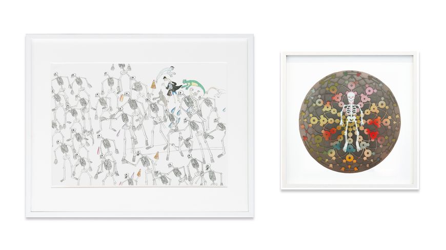 Yuichiro Ukaï, sans titre, 2012. encre et crayon de couleur sur papier, 38 x 54 cm et Marc Molk, Squelette de la Joie, 2020. acrylique sur carton toilé, diamètre 30 cm.