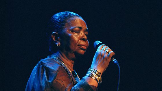 Cesaria Evora en 2002 / Michael Putland/Getty ©Getty