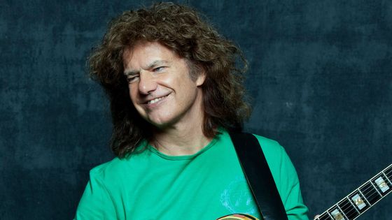 Pat Metheny pour son album Road to the Sun sorti le 5 mars 2021 sur le label Modern Recordings, avec le guitariste Jason Vieaux et le Los Angeles Guitar Quartet - Jimmy Katz