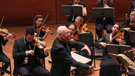 A la tête de son ensemble Les Arts Florissants, William Christie jouera mercredi 31 mars en direct et en streaming dans le cadre du Festival de Pâques d'Aix-en-Provence ©Getty - Hiroyuki Ito