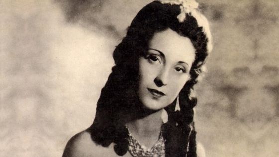 La soprano Renée Doria dans le rôle de Violetta dans La Traviata de Verdi - artlyrique.fr