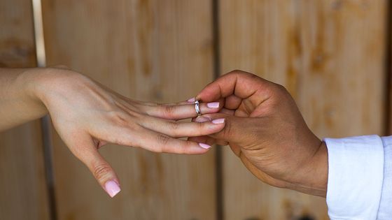 La bague au doigt. Date de création : 31 mai 2016. ©Getty - Eric Lafforgue/Art in All of Us