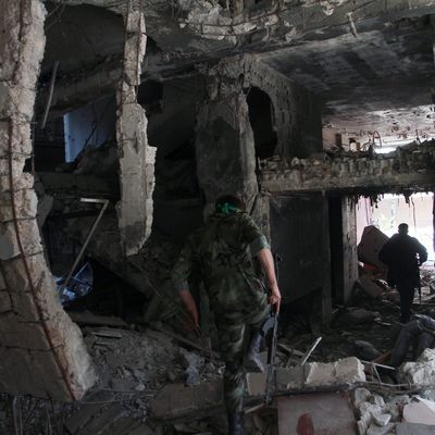 Damas (Syrie), le 13 novembre 2013. Intérieur d'un bâtiment détruit dans la ville de Hajira, à la périphérie de Damas, la capitale syrienne.