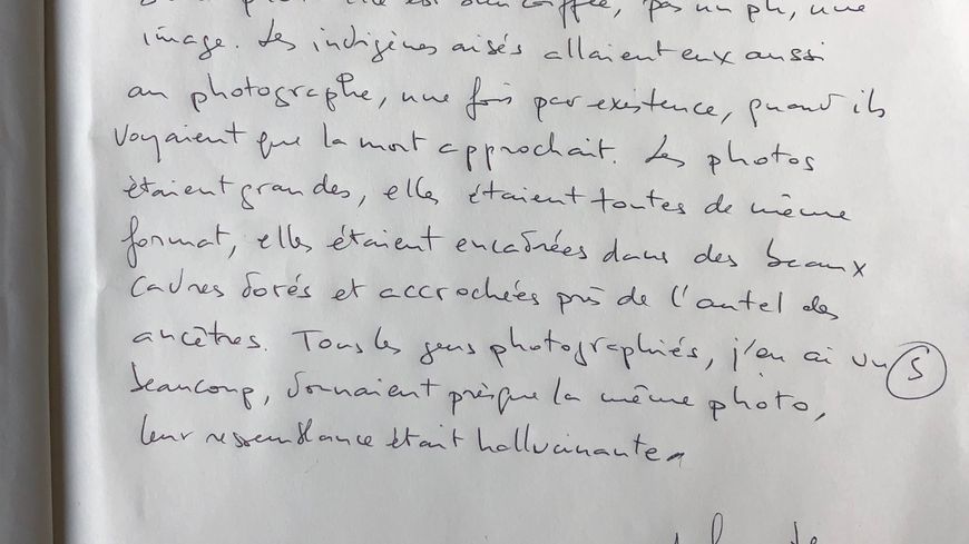 La copie de l'invitée