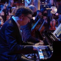 Piazzolla : Siempre se vuelve a Buenos Aires (Mariana Flores)