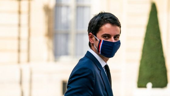 Le porte-parole du gouvernement Gabriel Attal à la sortie du Conseil des ministres à l'Elysée ce mercredi 3 mars 2021 ©AFP - XOSE BOUZAS / HANS LUCAS