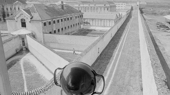 La prison de Clairvaux vue depuis un mirador en 1979 ©Getty - Jacques Pavlovsky