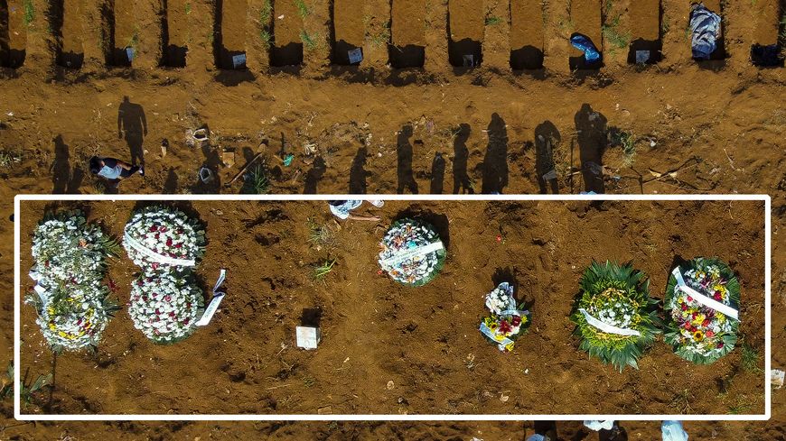 "On voit bien que ce sont des enterrements à la chaîne. Il n’y a pas de croix ou de stèle. On voit juste des couronnes de fleurs dans ce champ de tombes finalement très anonymes."