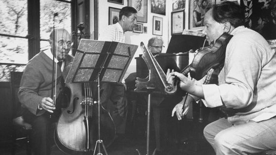 Pablo Casals - violoncelle, Sándor Végh - violon et Wilhelm Kempner - piano lors d'une répétition à Prades ©Getty - Photo by Gjon Mili/The LIFE Picture Collection via Getty Images