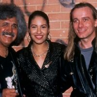 La chanteuse Selena (Quintanilla) en concert pour l'ouverture du Hard Rock Cafe de San Antonio, Texas, le 12 janvier 1995