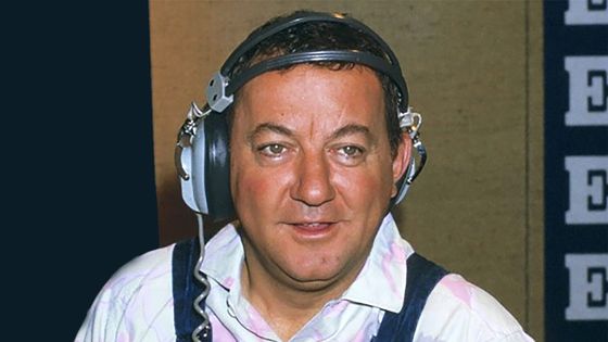 L’humoriste et comédien Coluche sur "Europe 1" à Paris, France le 18 juin 1985 ©Getty - Eric BOUVET / Gamma-Rapho