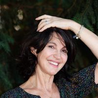 Zabou Breitman est née en 1959 à Paris.