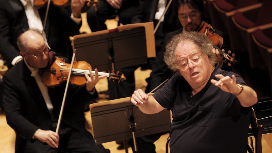 James Levine dirigeant le Boston Symphony Orchestra.