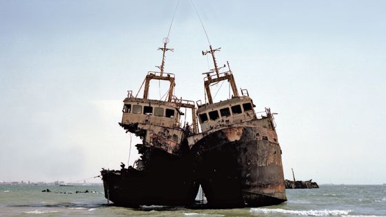 Zineb Sedira, The Lovers II, 2008 - ©Adagp, Paris 2021 Courtesy de l’artiste et Kamel Mennour, Paris/Londres