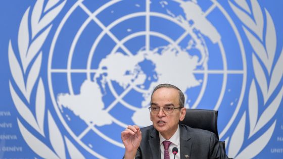 Le coprésident de l'opposition syrienne, Hadi al-Bahra, assiste à une conférence de presse lors du Comité constitutionnel syrien, le 29 janvier 2021, dans les bureaux des Nations Unies à Genève. ©AFP - Fabrice COFFRINI