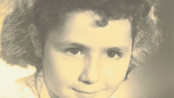 Leïla enfant, à Oran, en Algérie. Photo publiée dans le livre de Leïla Sebbar "Je ne parle pas la langue de mon père", publié aux éditions Bleu autour - Archives privées Leïla Sebbar