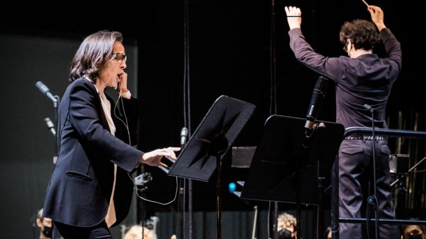 Zad Moultaka, Hémon – livret de Paul Audi, direction musicale Bassem Akiki : Béatrice Uria Monzon (Eurydice) et le chef d'orchestre Bassem Hakiki en répétition