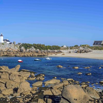 La Bretagne est la région française avec le plus long trait de côte. Avec plus de 255 millions d’euros de produits de la pêche vendus en 2018, la Bretagne est la première région de pêche nationale.
