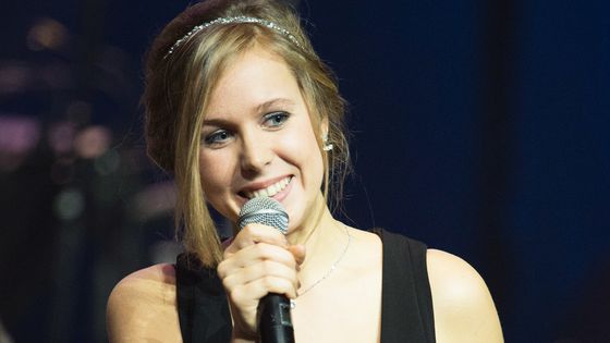 Camille pepin recevant le Grand Prix de la Musique Symphonique lors du Grand Prix Sacem 2015 ©Getty - Stéphane Cardinale / Corbis