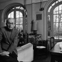 Le philosophe Paul Ricoeur chez lui à Chatenay-Malabry en 1990