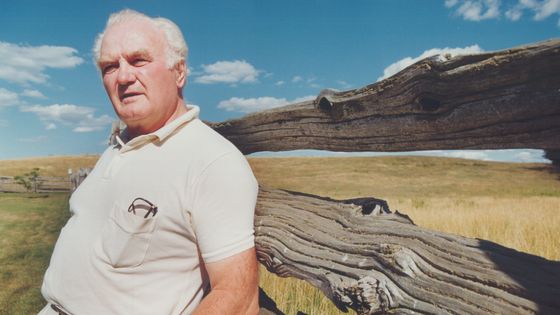 Le ténor canadien Jon Vickers dans sa ferme près de Kitchener (Canada) en 1991 ©Getty - Keith Beaty / Toronto Star