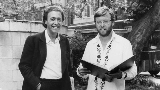 Le pianiste Daniel Varsano et le chef d'orchestre Andrew Davis à Londres en 1983 ©Getty - Jeremy Fletcher/Redferns