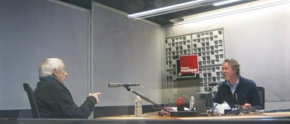 France Musique, studio 361... Le réalisateur Serge Korber & le producteur Benoît Duteurtre (g. à d.)