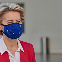 Ursula Von der Leyen, présidente de la Commission européenne, est sous le feu des critiques pour sa gestion de la stratégie vaccinale en Europe.