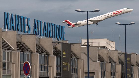 Réouverture de l'aéroport de Nantes Atlantique l'année dernière : la nouvelle Loi Climat prévoit d'en supprimer la liaison avec Paris, comme pour Bordeaux et Lyon. ©AFP - Loïc Venance