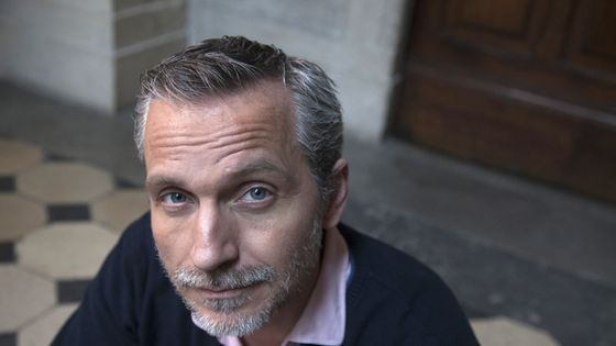 Portrait de l’ancien capitaine de police, et scénariste, Olivier Norek auteur d’ "Impact" (Michel Lafon). ©AFP - Marcello Mencarini / Leemage