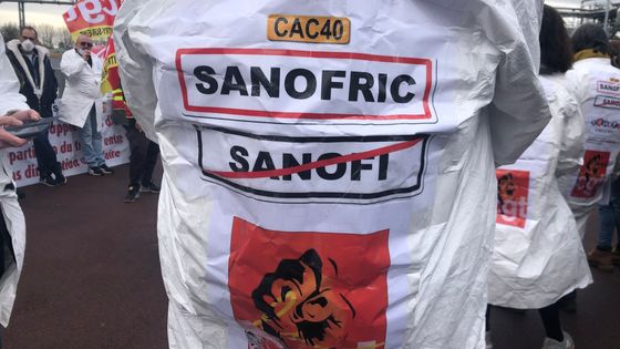 Des salariés de Sanofi protestent. ©Radio France - Clawdia Prolongeau