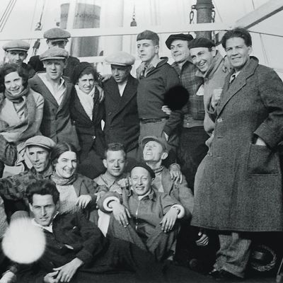 le groupe Octobre, avec Jacques Prévert, en bateau pour Moscou en 1933