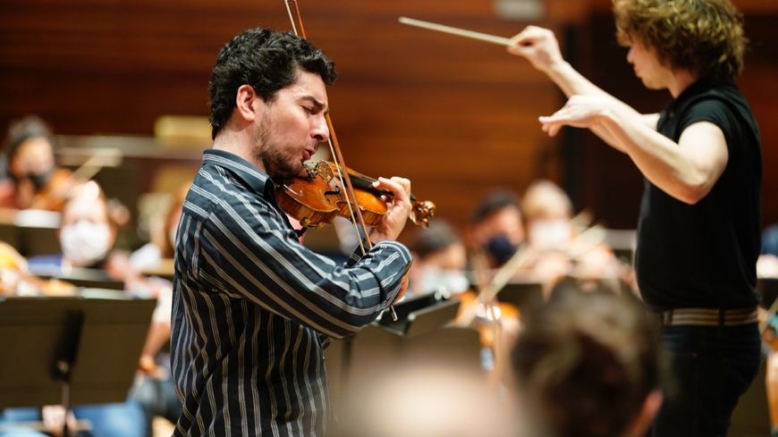 Auditorium RF mars 2021 : Sergey Khachatryan, violon & Le chef Santtu-Matias Rouvali (g. à d.)