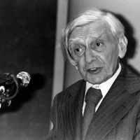 Vladimir Jankélévitch lors d'une commémoration le 24 avril 1983 à Paris