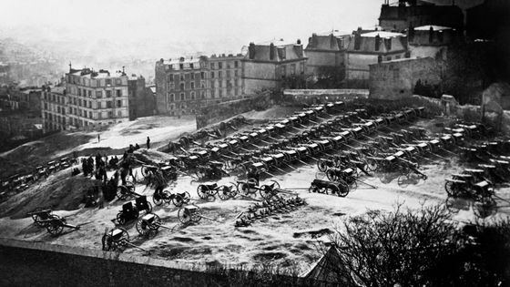 Vue générale du parc d'artillerie de la Butte Montmartre le 18 mars 1871. ©AFP - AFP