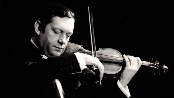 Le violoniste Arthur Grumiaux (Villers-Perwin, près de Charleroi, 21 mars 1921 - Bruxelles, 16 octobre 1986). Photo publiée avec l’aimable autorisation de la Fondation Baron Arthur Grumiaux - Photo by Herta Ramme, Zurich / Fondation Baron A Grumiaux