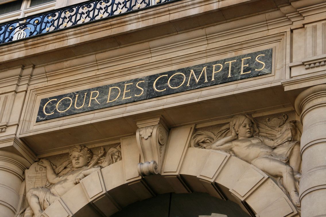 La Cour des comptes étrille les politiques de santé de ces dernières années, qui n'ont pas, d'après elle, suffisamment investi en lits et en personnels dans les services de réanimation