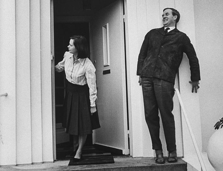 John Le Carré et son épouse Jane, 1964