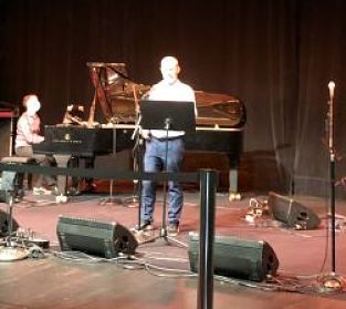Jérôme Pradon (voix) Daniel Glet (piano)