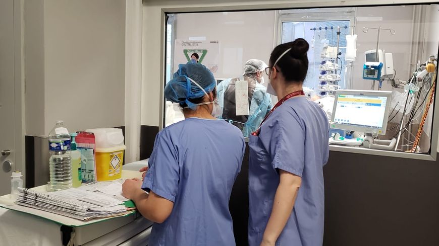 Au centre hospitalier de Montfermeil, les équipes sont épuisées et tiennent tant bien que mal