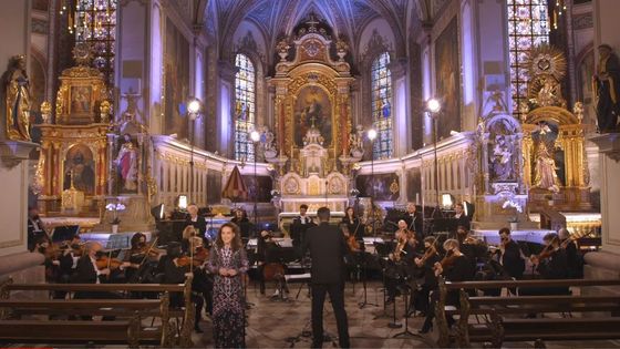 L'Orchestre symphonique de Mulhouse dirigé par Dinis Sousa lors d'un concert sans public à la Basilique Notre-Dame de Thierenbach / Chiara Skerath, soprano et Francesco Salvadori, baryton - L'Actualité des Orchestres