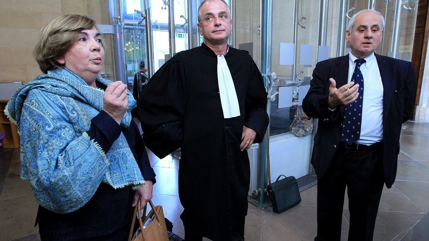 Affaires des "reclus de Monflanquin" à la Cour d'Appel : Charles-Henri et Christine de Védrines accompagnés de leur avocat Maître Daniel Picotin.