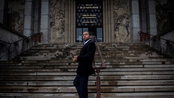 L'historien Pap Ndiaye, nouveau directeur du Palais de la Porte Dorée, à Paris. ©AFP - Martin Bureau