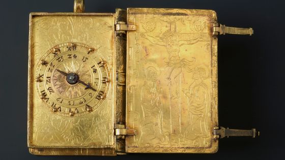 Pendule en laiton avec chiffres romains pour le jour et arabes pour la nuit. 1ère moitié du XVIe siècle. Photo : De Agostini. ©Getty